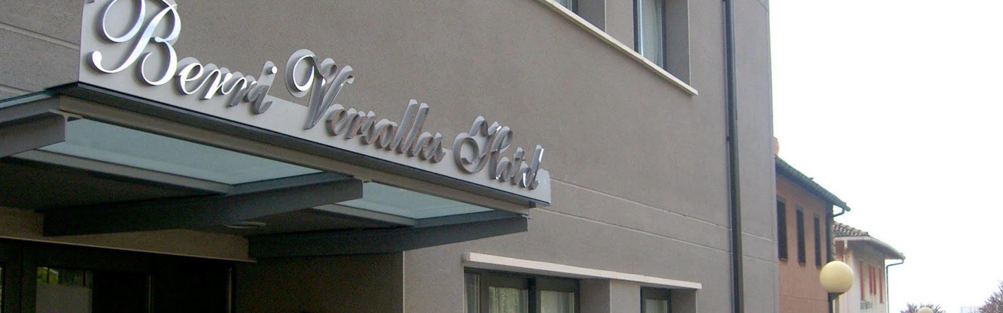 Hotel Berri Versalles Renteria Bagian luar foto